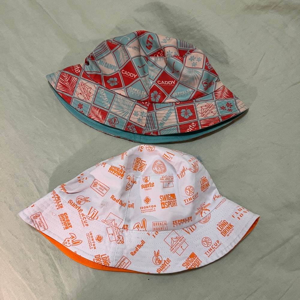 Bucket hat x2